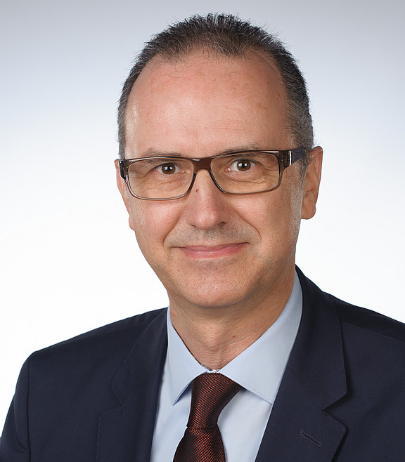 Herr Peter Racky